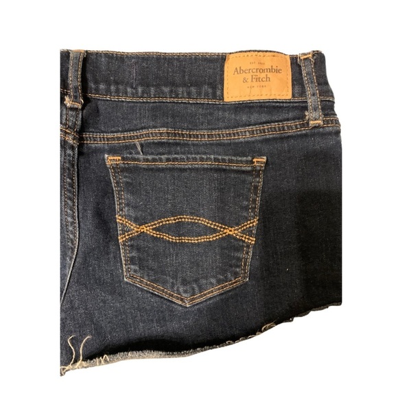 Abercrombie & Fitch-New York Sz 8 width 29 dark denim shorts. - Picture 6 of 8